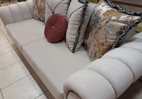 τριθέσιος καναπές κρεβάτι σε εκρού χρώμα