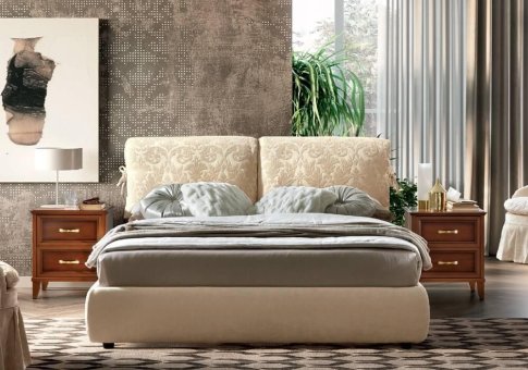 Ιταλικό υφασμάτινο κρεβάτι με μαξιλάρες