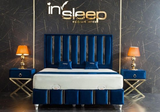 Κρεβάτι μπλε υφασμάτινο με χρυσές ρίγες