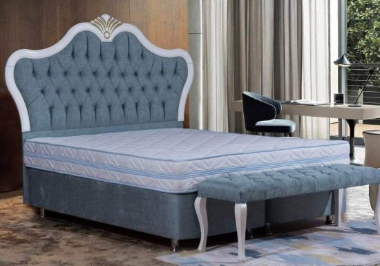 Καπιτονέ κρεβάτι βασιλικό με στέμμα