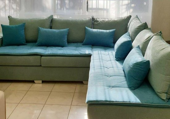 Μοντέρνος ελληνικός καναπές με επίστρωμα
