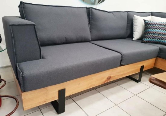 ρουστικ καναπές με ξύλινη βάση