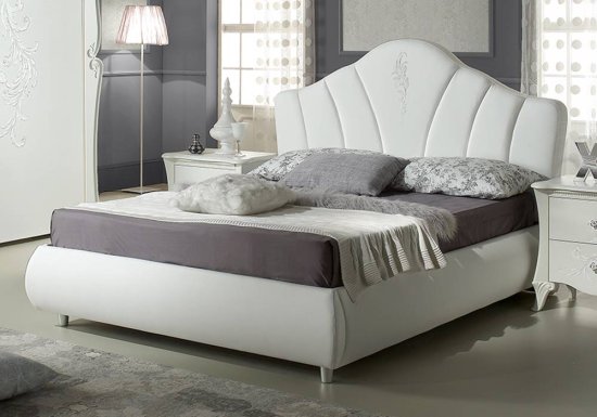 Λευκό ιταλικό κρεβάτι με κέντημα