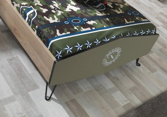 Παιδικό κρεβάτι με ραφιέρα και σχέδια καμουφλάζ Camp