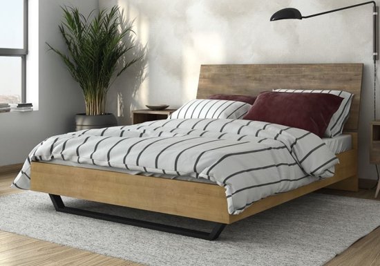Μοντέρνο κρεβάτι με μεταλλική βάση