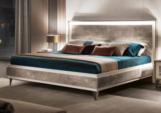Ιταλικό κρεβάτι με φωτισμό και εφέ μαρμάρου