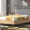 Καπιτονέ κρεβάτι με ξύλινη βάση και μεταλλικά πόδια