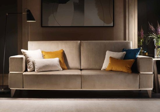 Τριθέσιος καναπές με μπρονζέ λεπτομέρειες