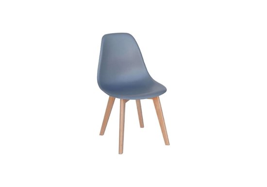 Γκρι ξύλινη καρέκλα με τέσσερα ξύλινα πόδια