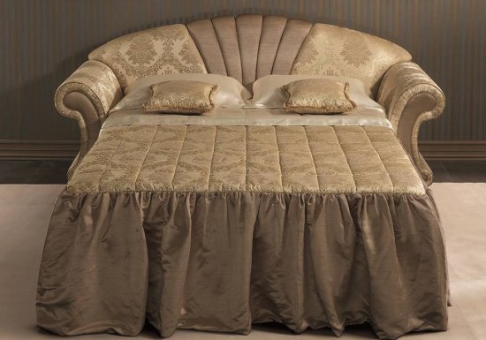 Διθέσιος καναπές κρεβάτι σε χρώμα καφέ χρυσό.