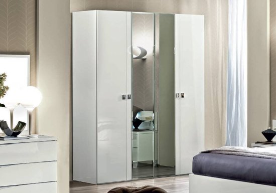 Λευκή ντουλάπα με καθρέφτες και κρύσταλλα swarovski