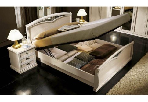 Ξύλινο Κρεβάτι με Μεταλλικό Στοιχείο Σε Λευκή Αντικέ Απόχρωση CG-370151