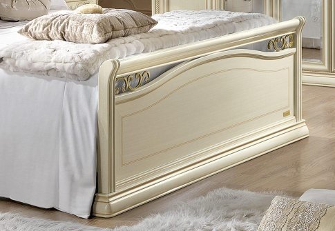 Ρομαντικό Ιταλικό Κρεβάτι Με Χρυσές Λεπτομέρειες CG-050484
